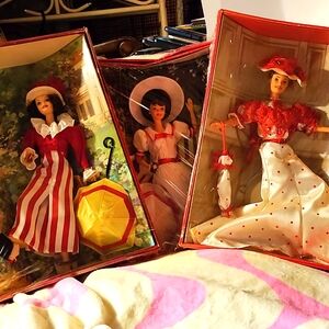 The set of coca cola barbies